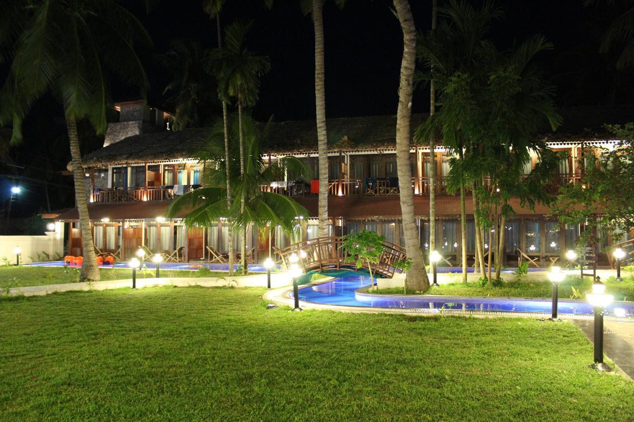 Symphony Summer Sands Beach Resort And Spa Ram Nagar Exterior photo