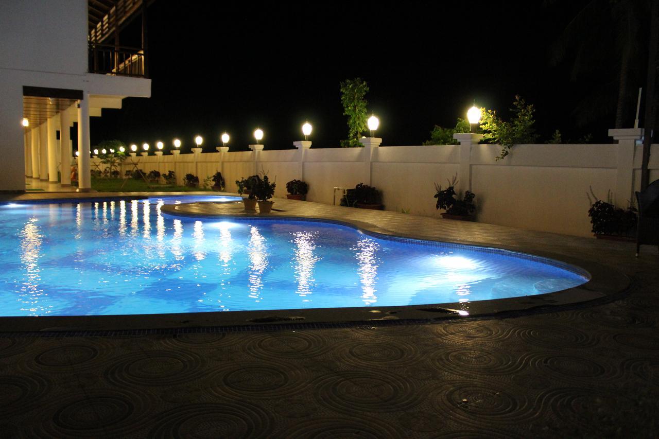 Symphony Summer Sands Beach Resort And Spa Ram Nagar Exterior photo
