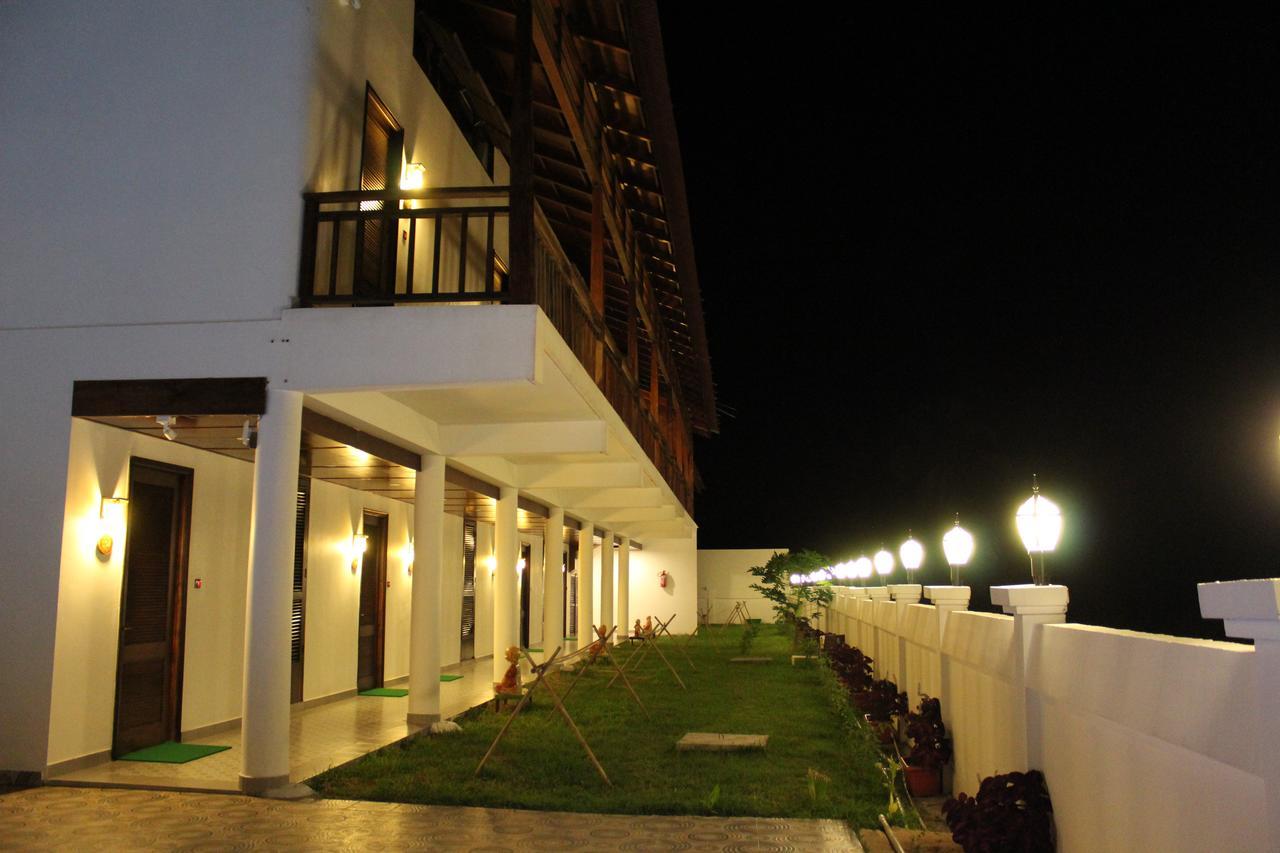 Symphony Summer Sands Beach Resort And Spa Ram Nagar Exterior photo