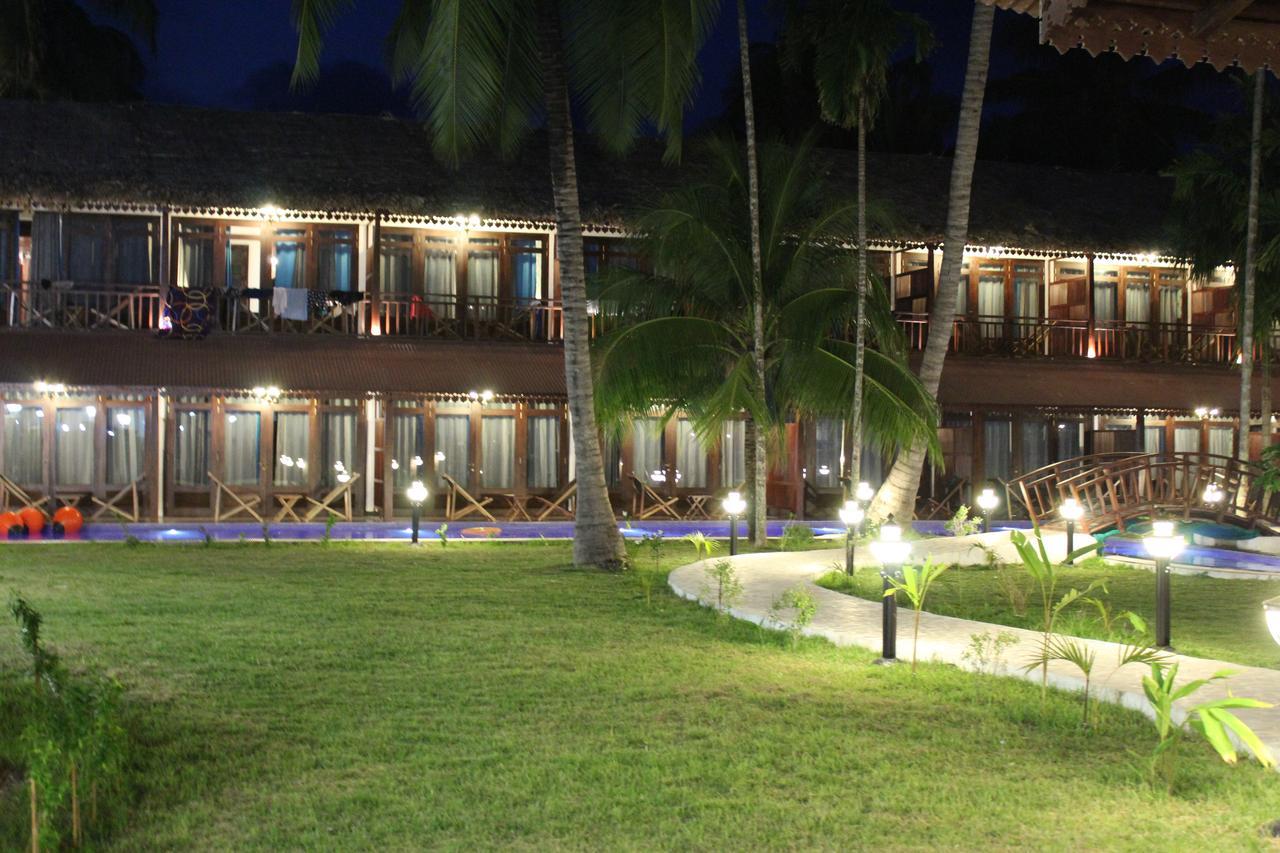 Symphony Summer Sands Beach Resort And Spa Ram Nagar Exterior photo