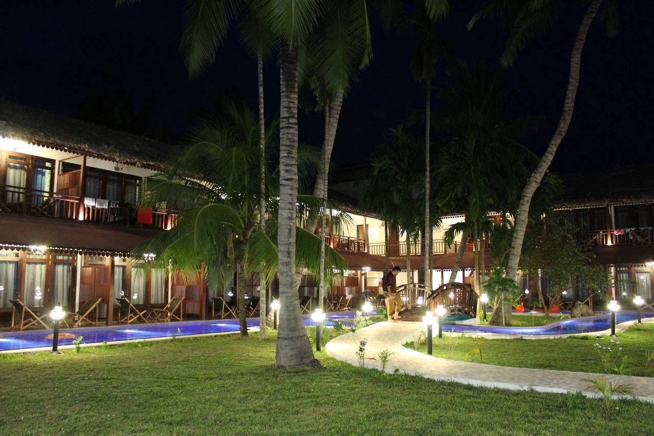 Symphony Summer Sands Beach Resort And Spa Ram Nagar Exterior photo