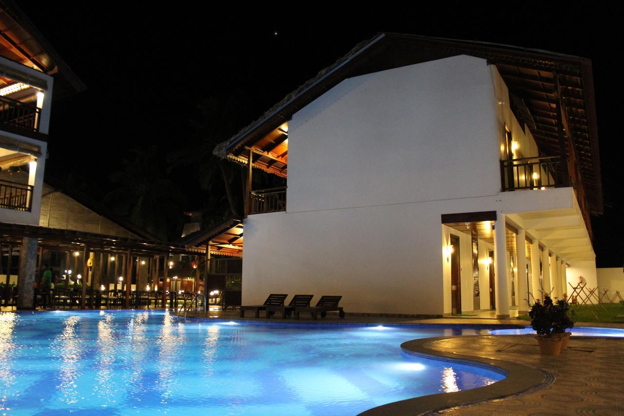 Symphony Summer Sands Beach Resort And Spa Ram Nagar Exterior photo