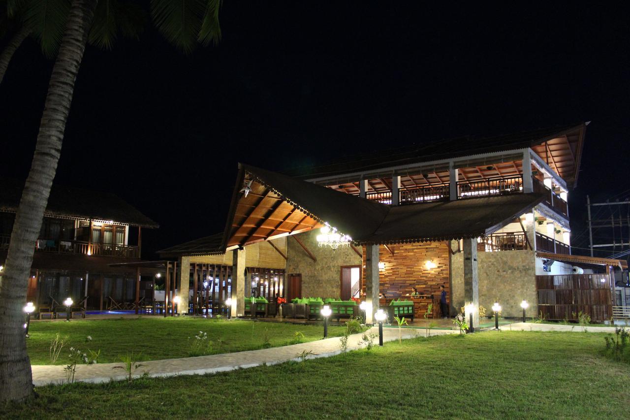 Symphony Summer Sands Beach Resort And Spa Ram Nagar Exterior photo