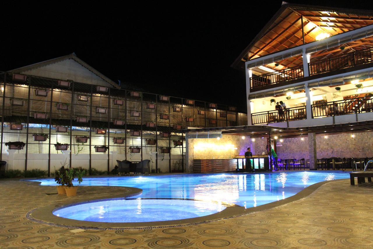 Symphony Summer Sands Beach Resort And Spa Ram Nagar Exterior photo